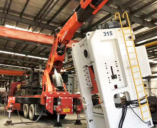 三道镇附近随车吊出租，轻松解决运输难题