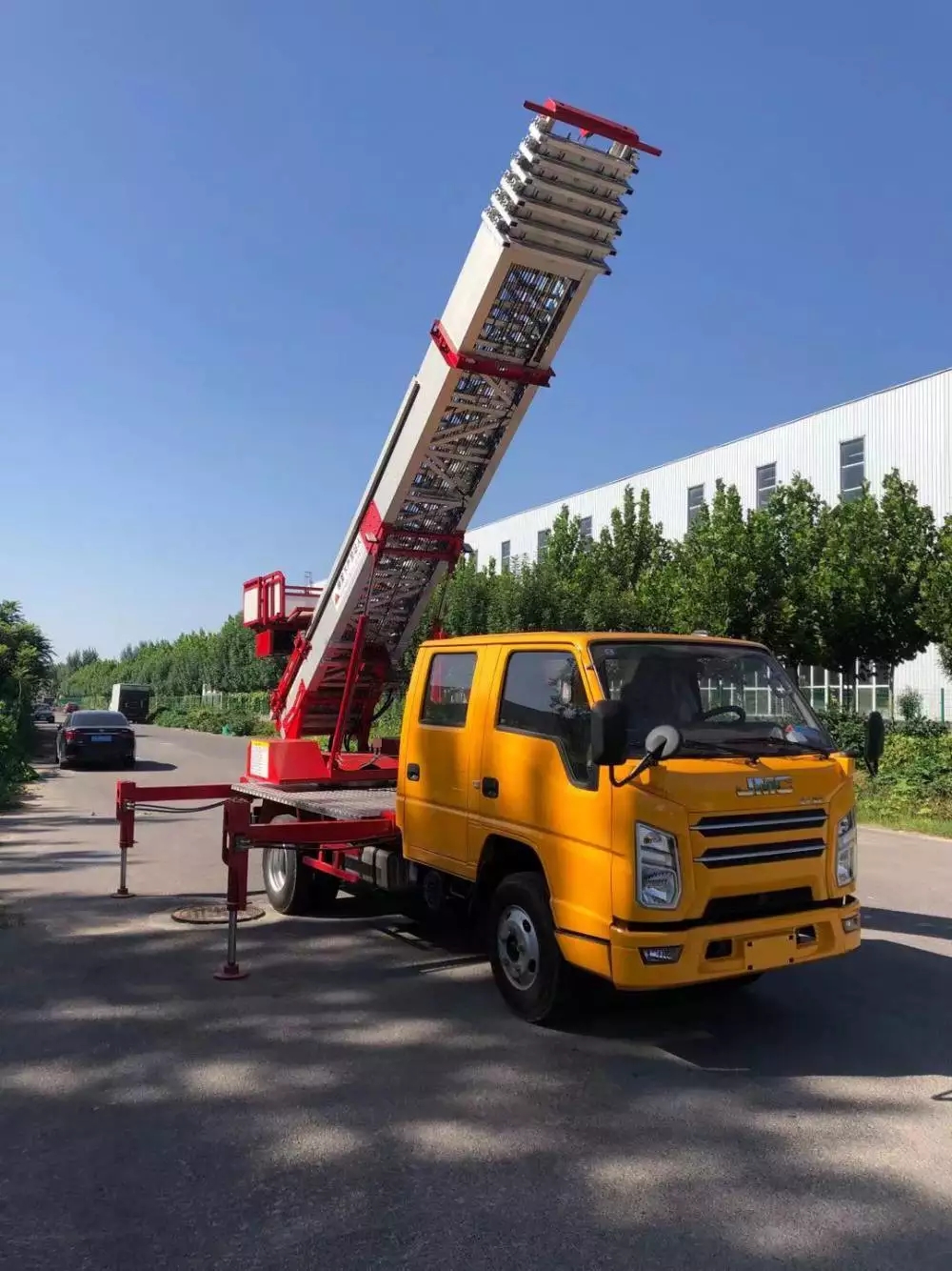 三道镇附近的云梯车出租服务：轻松解决高空作业需求