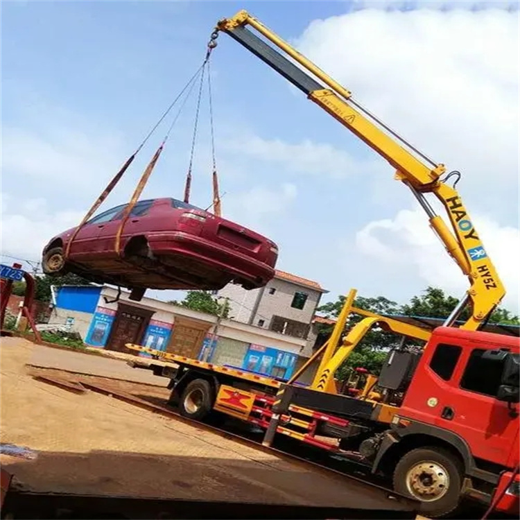 三道镇吊车吊汽车的正确方法